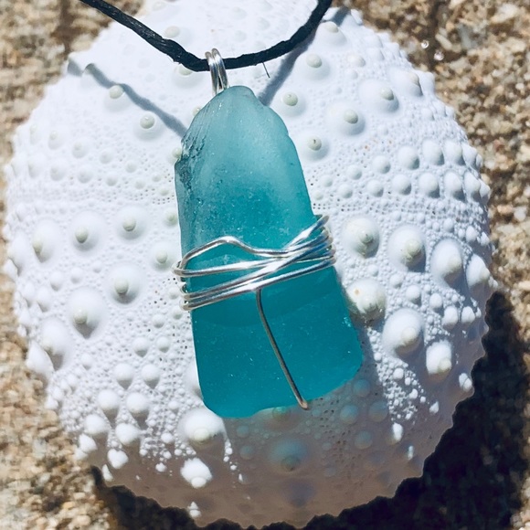 Jewelry - Ocean Blue Seaglass Necklace
